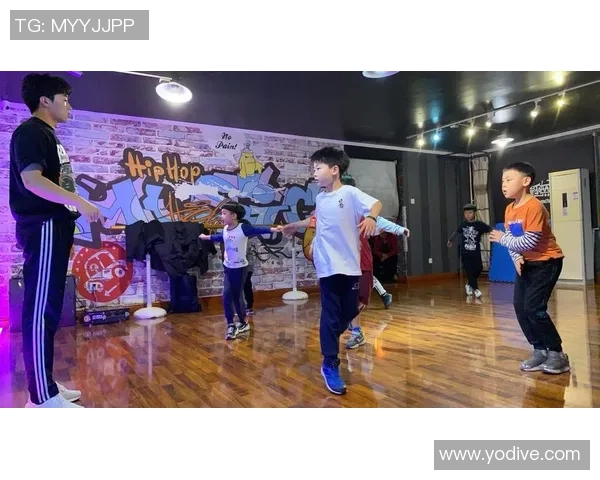 南京街舞队荣登全国街舞状态排行榜第四名展现实力与风采 南京街舞队荣登全国街舞状态排行榜第四名展现实力与风采