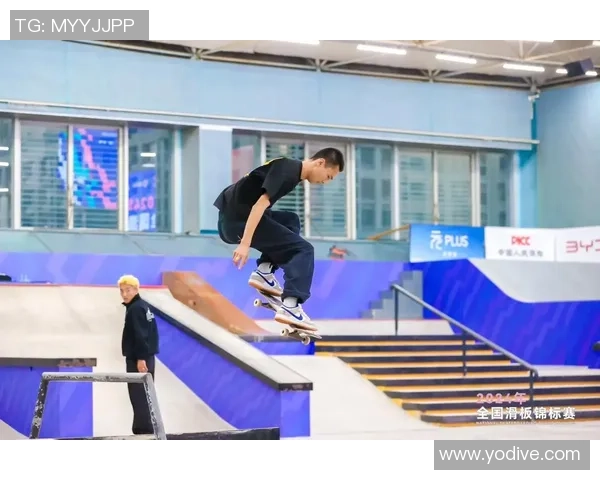 西安飞盘队在世界滑板锦标赛中的团队协作表现精彩纷呈引人注目 西安飞盘队在世界滑板锦标赛中的团队协作表现精彩纷呈引人注目